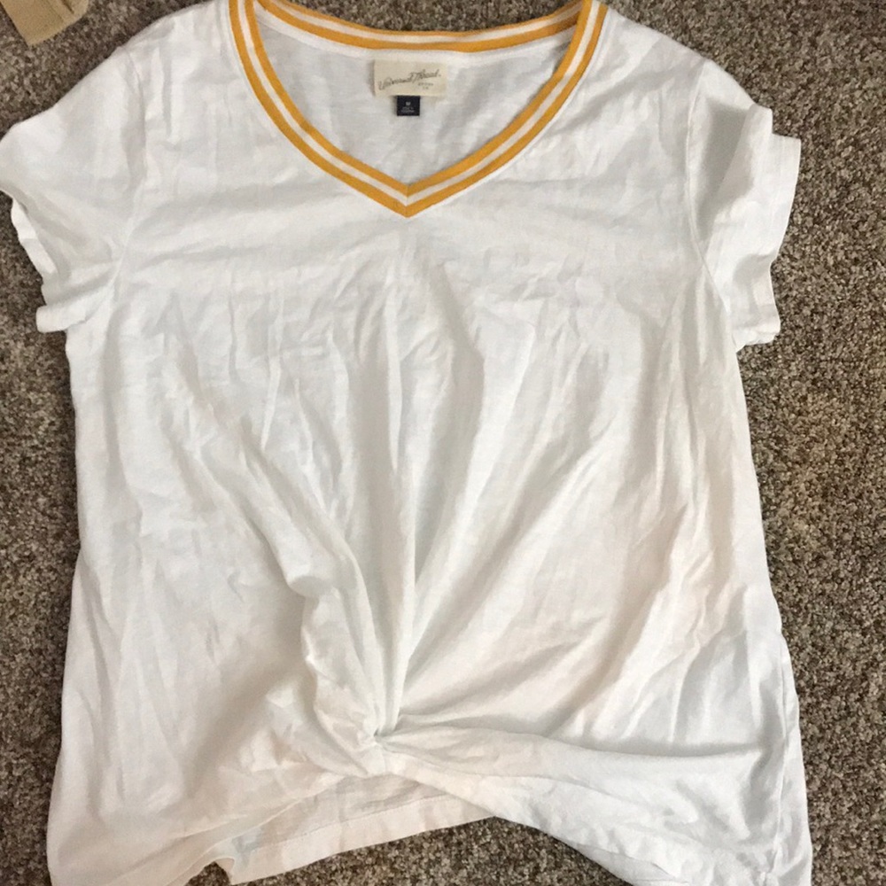 White tee-shirt, tied in the front